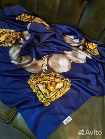 Платок moschino и chanel италия