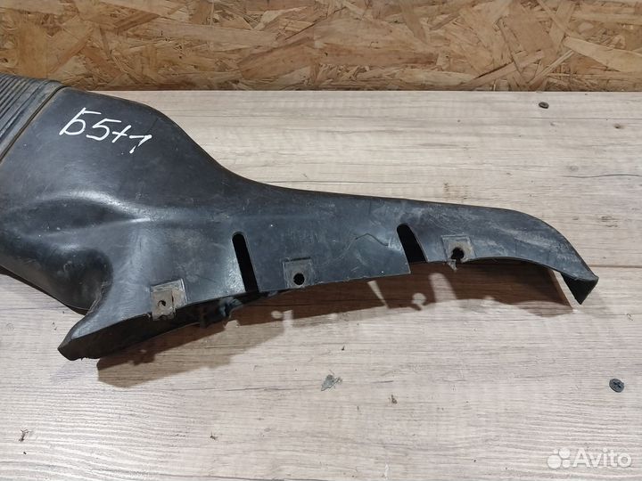 Воздухозаборник Volkswagen Passat B5 GP воздуховод