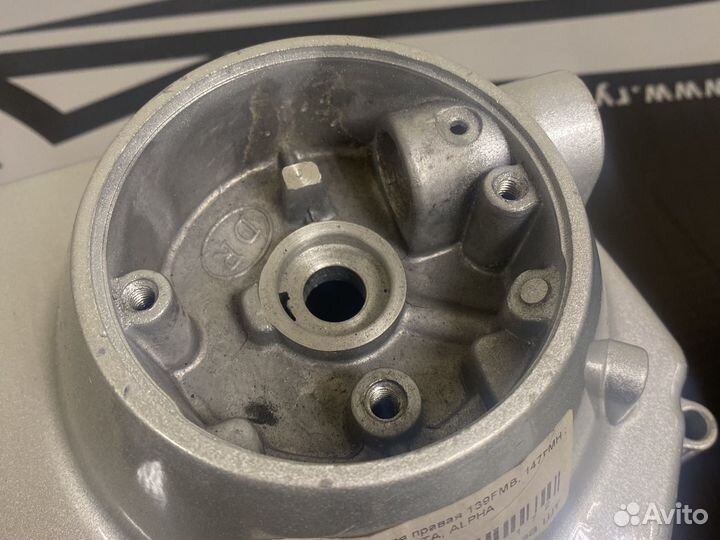 Правая крышка двигателя Alpha 139FMB (50-110сс)