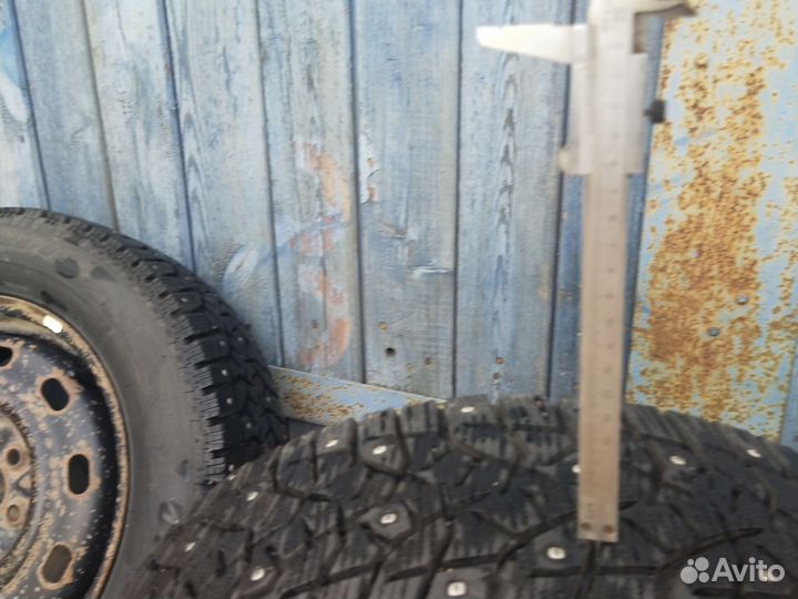 Bridgestone Blizzak Spike-02 195/65 R15 91