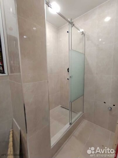 Стеклянные душевые перегородки