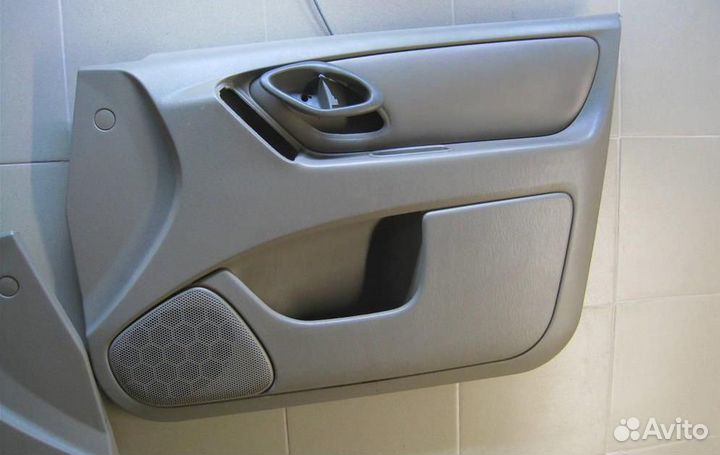 Обшивки дверей комплект Ford Maverick TM1 2005