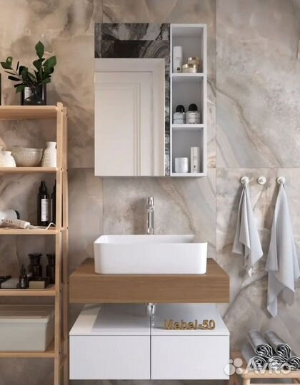 Шкафчик для ванной с зеркалом новый