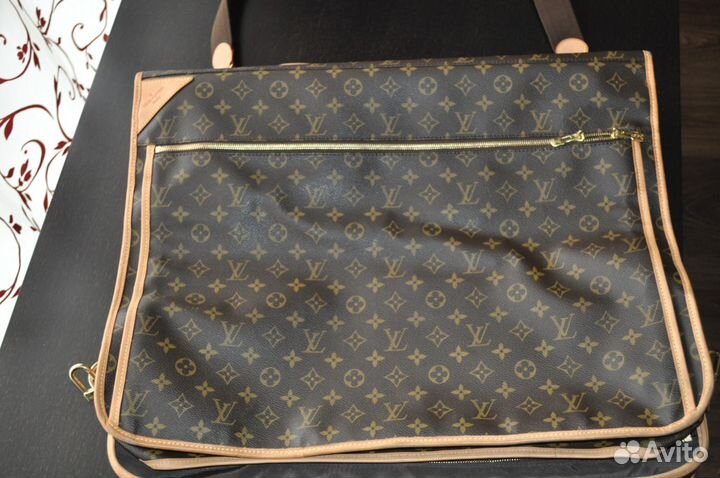 Louis vuitton. портплед оригинал