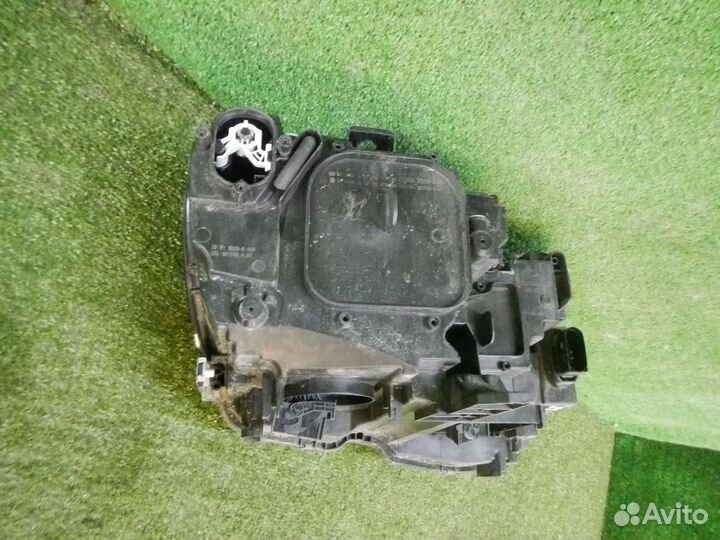 Фара левая Volkswagen Tiguan