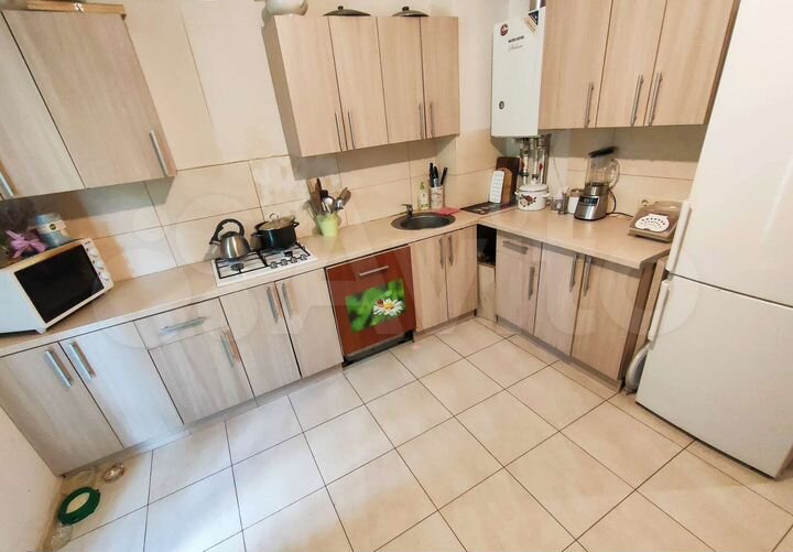 2-к. квартира, 65 м², 1/4 эт.