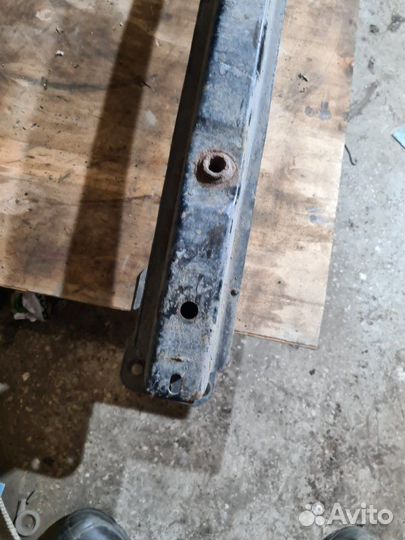 Усилитель бампера задний Ford Focus 3 1.6 2013