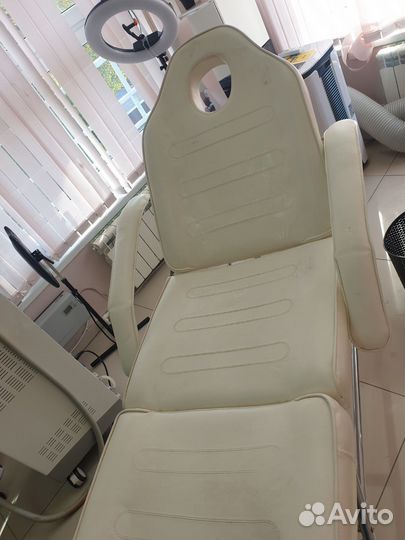 Косметологическое кресло / кушетка