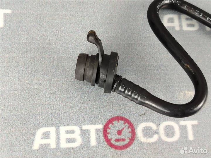 Вакуумная трубка с обратным клапаном VW Passat CC