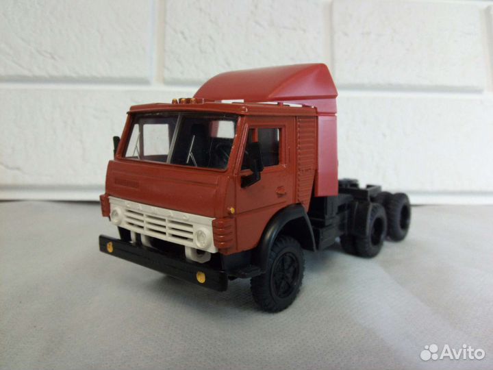 Модель Камаз 5410 контейнеровоз 1:43