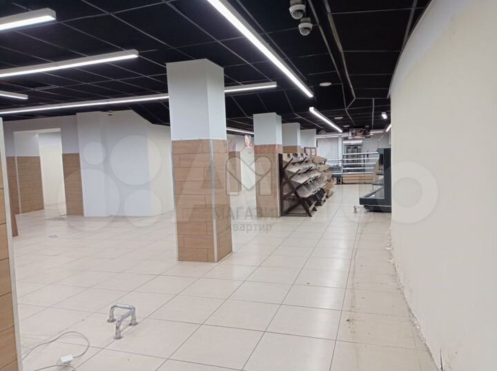 Свободного назначения у метро Петроградская