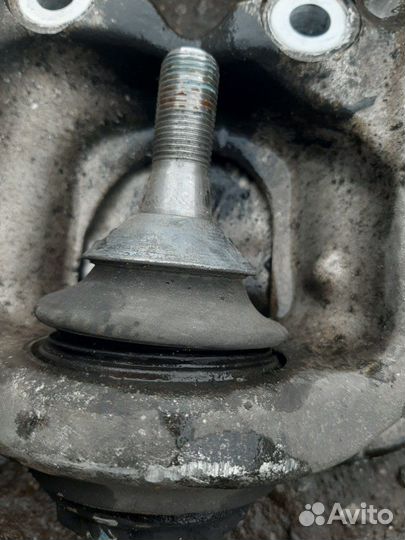 Кулак передний левый Mercedes Gls X166 642.826