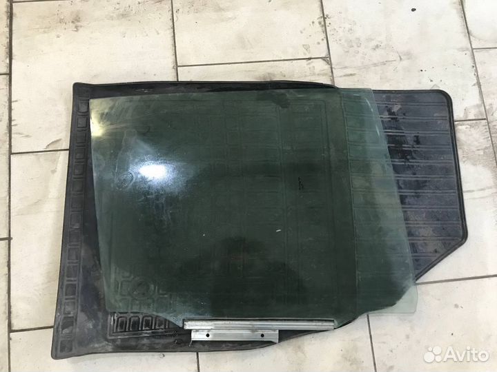 Стекло двери задней toyota rav4 3 xa30