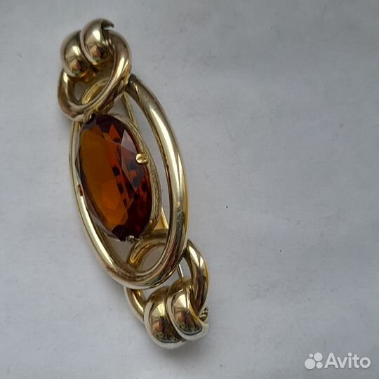 Антикварная позолоченная брошка бесподобная