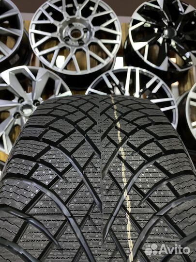 Nokian Tyres Hakkapeliitta R5 275/35 R20 102T