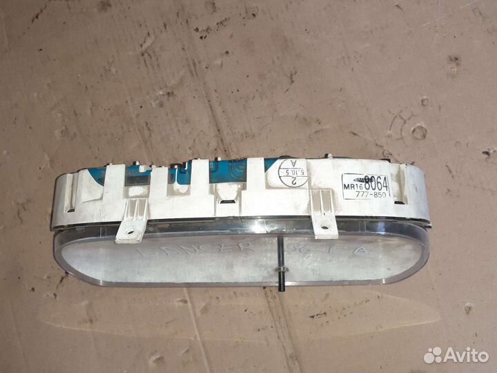 Приборная панель Mitsubishi Lancer 6 CB 1992-2000