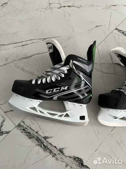 Коньки хоккейные