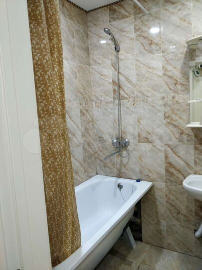 2-к. квартира, 70 м², 1/9 эт.