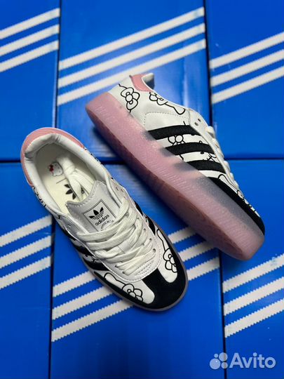 Adidas samba x hello kitty