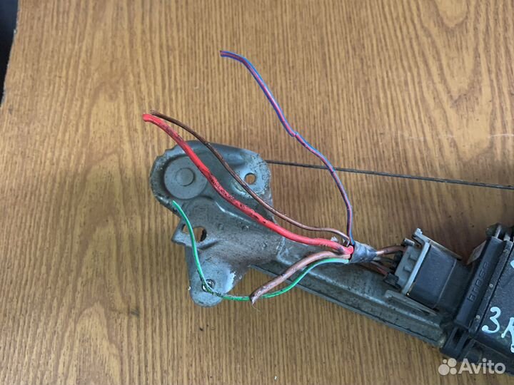 Стеклоподъемник электрический Omega B