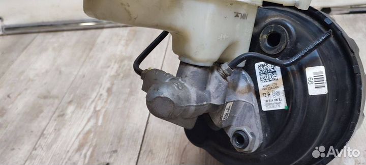 Вакуумный усилитель тормозов VAG