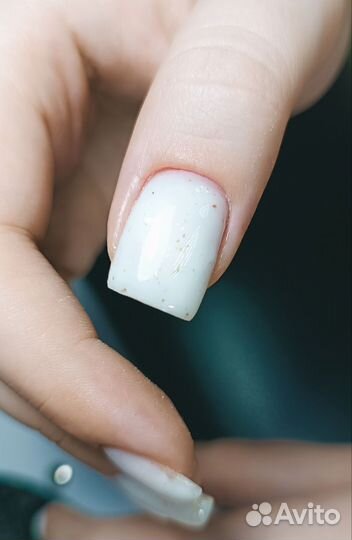 Начинающий мастер маникюра