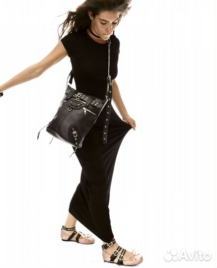 Платье черное облегающее LookOnline