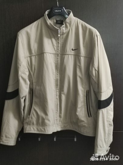 Ветровка мужская nike (есть небольшой нюанс)