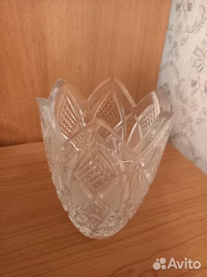 Хрустальная ваза