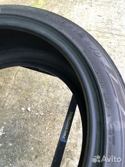Hankook Ventus V12 Evo K110 245/40 R20 99Y