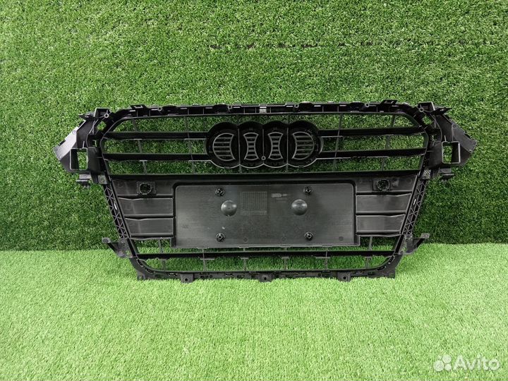 Решетка радиатора Audi A4 B8 рестайлинг VAG