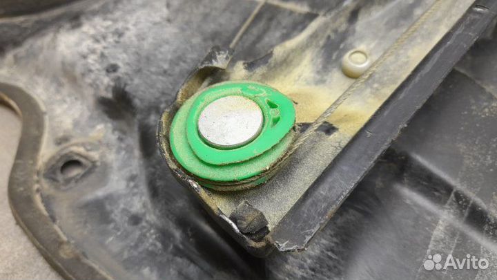 Стеклоподъемник задний левый Volkswagen Passat B6