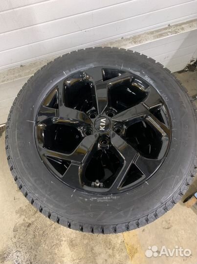 Kia Sportage Black Edition, Bridgestone 225/60 R17