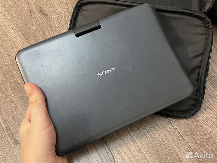 Портативный видеопроигрыватель для dvd и cd Sony