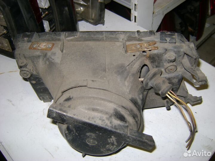 Фара передняя правая ауди 80 Б3 бочка audi 80 B3