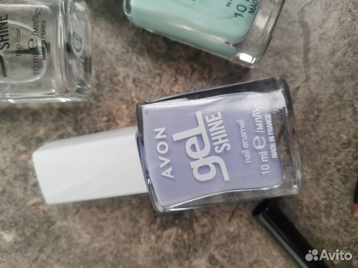 Лаки для ногтей и карандаш для губ новые Avon