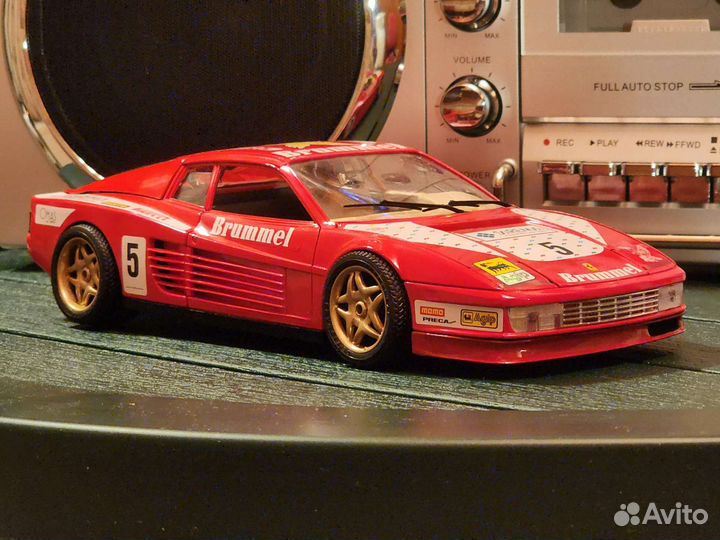 Ferrari Testarossa 1:18 Burago
