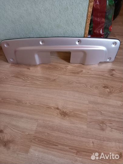 Декоративная накладка заднего бампера