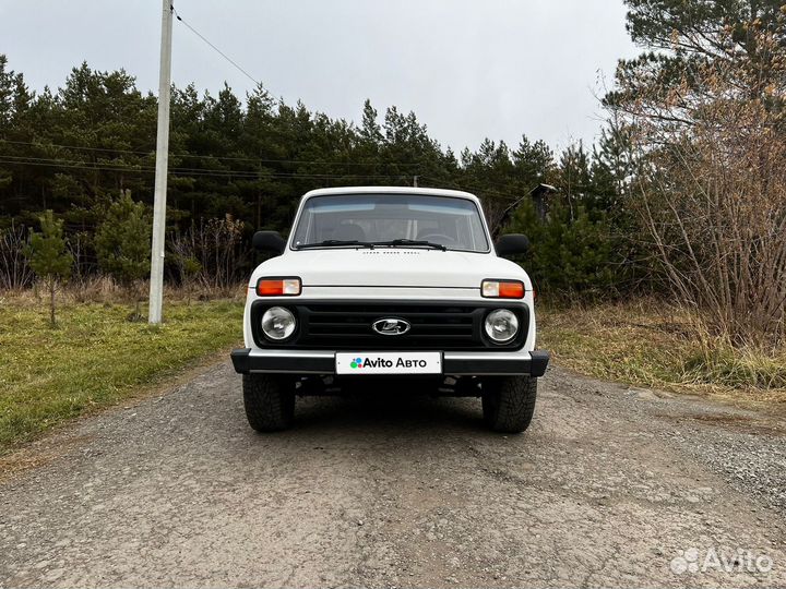 LADA 4x4 (Нива) 1.7 МТ, 2011, 141 000 км