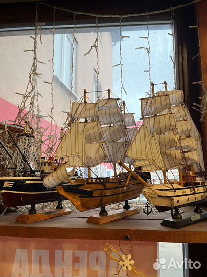 Парусник деревянный