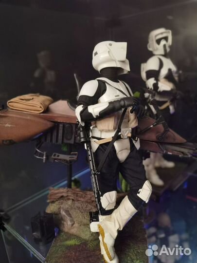 Hot toys Star Wars Scout Trooper and Speeder Bike