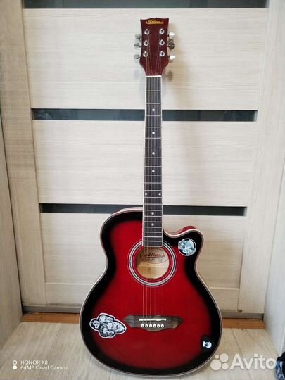 Акустическая гитара