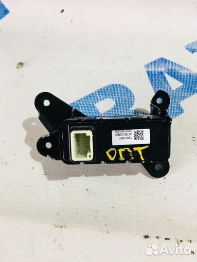 Блок кнопок KIA optima 4 JF 2.0 мт седан