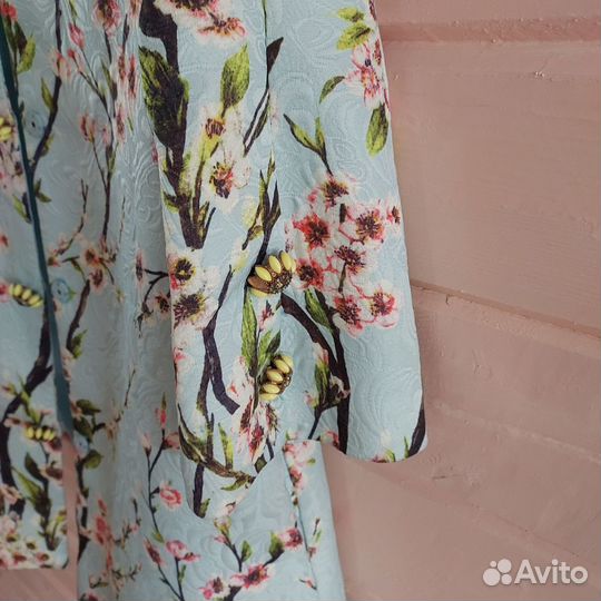 Легкий женский пиджак 40р