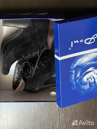 Ботинки женские