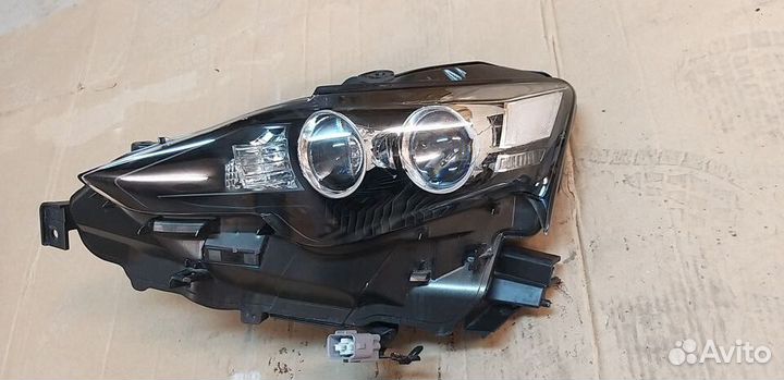 Фара LED lexus is 250