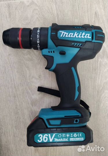 Аккумуляторный шуруповерт Makita с набором