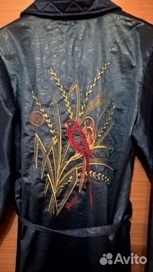 Халат шелковый с вышивкой