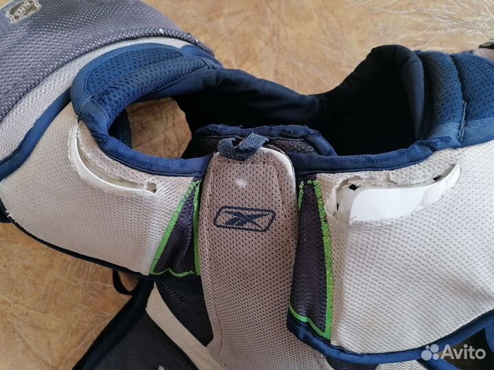 Хоккейный нагрудник