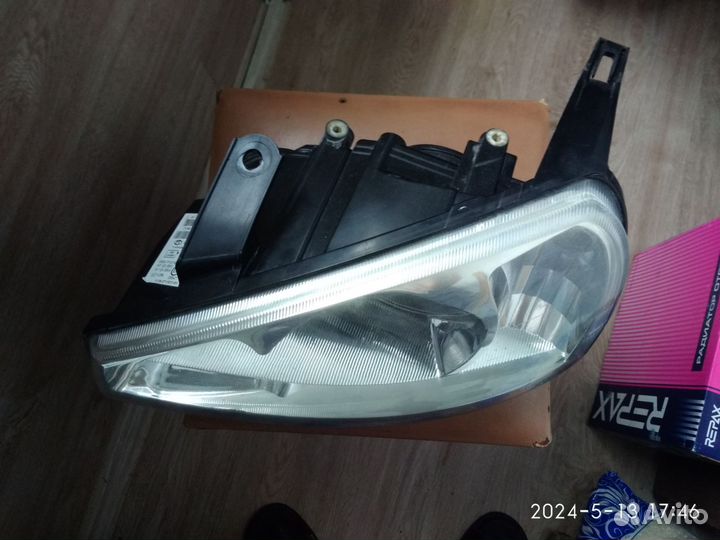 Фара передняя левая на Лада Калина